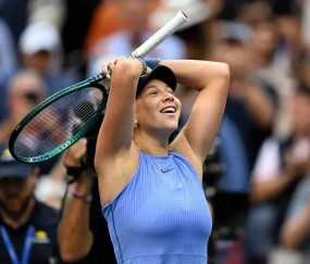 阿尼西莫娃的球拍上，刻着所有抑郁症患者的勇气