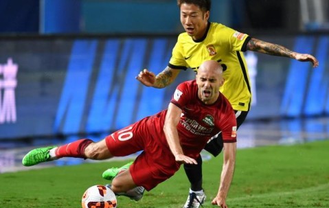 世俱杯-荣昊回归广州队首秀献助攻 多面手传递积极信号