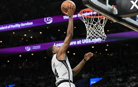 世俱杯买球网站-飞狐碎敌！福克斯末节连取12分！全场13中10&amp;6三分砍31分5板5助！